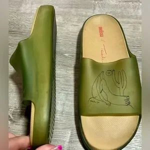 Melissa | Shoes | Melissa Tarsilado Frog Slides Size 2 